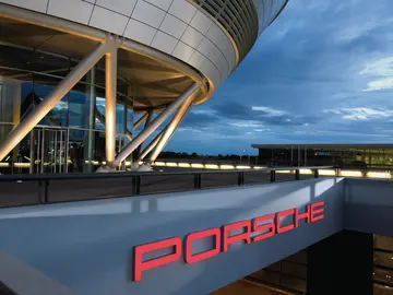 Logo:3nnjqv3pfus= Porsche